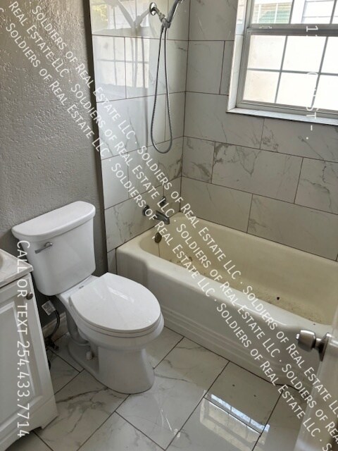 Photo - 711 N 20th St Unidad .