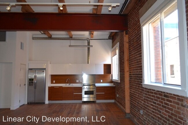 Photo - 2121 E 7th Pl