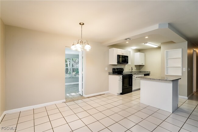 Photo - 330 SE 46th Ln