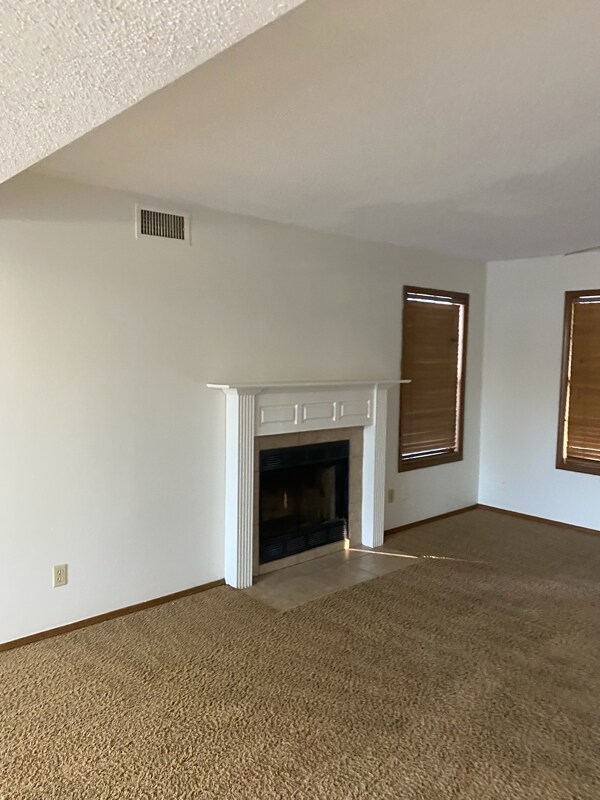 Photo - 2913 Laura Ln