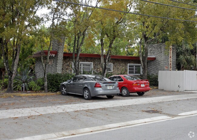 Ideal Apartments - NoMi Happy Livin'