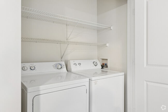 Madison - 1 BR, 1BA - 748SF - Laundry