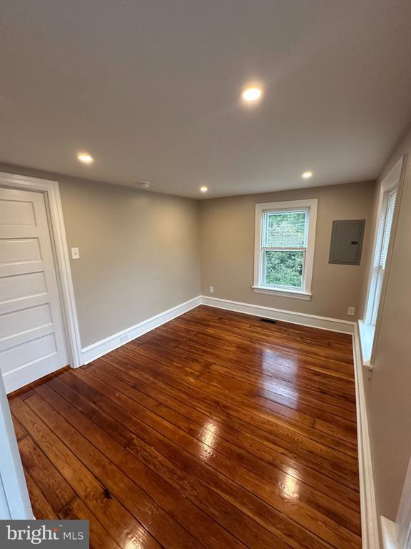 373 Easton Rd