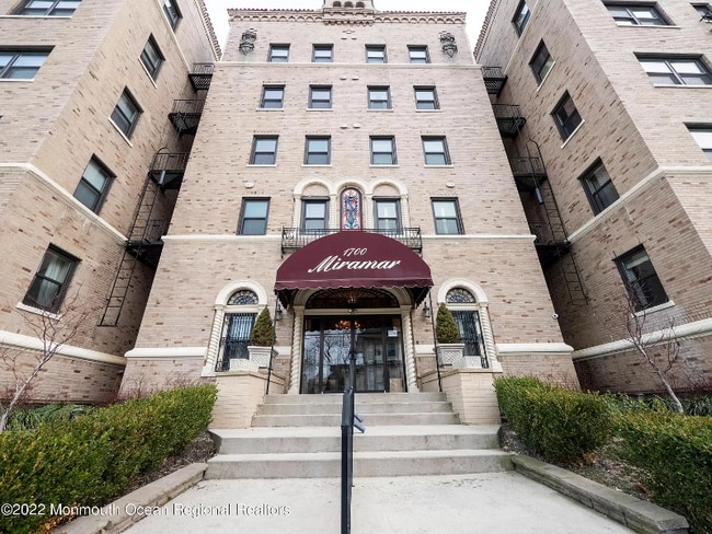 Photo - 1700 Webb St Unidad 2G