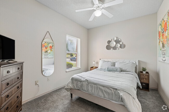 2BR, 2BA - 1,043SF - Second Bedroom