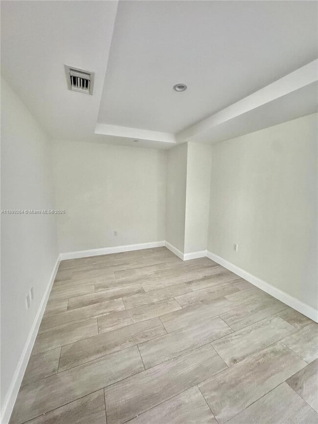 Photo - 45 SW 9th St Unidad 3404
