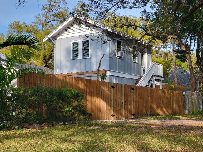 Photo - 701 Bay Ave Unit Carriage House at 611 Bay