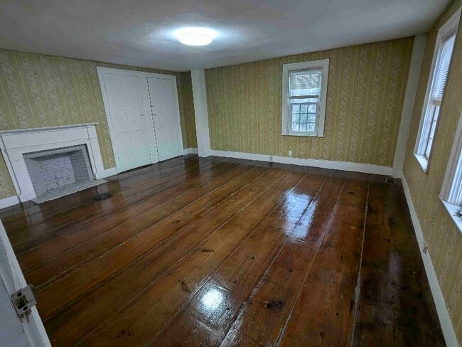 231 Lakeside Ave
