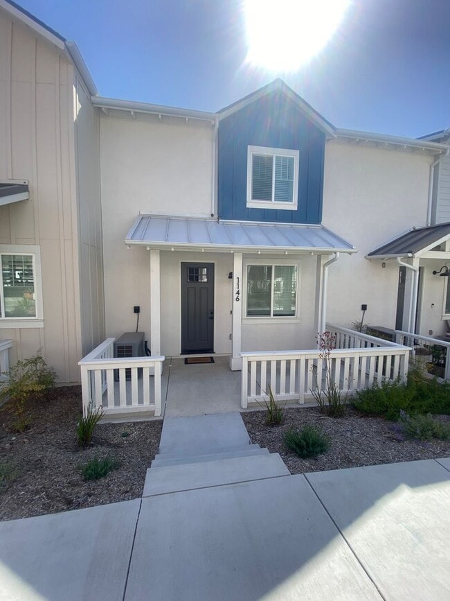 Building Photo - Stunning, brand new 3BD/2.5BA home in Righetti Ranch