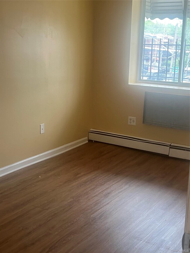 Photo - 3941 Laconia Ave