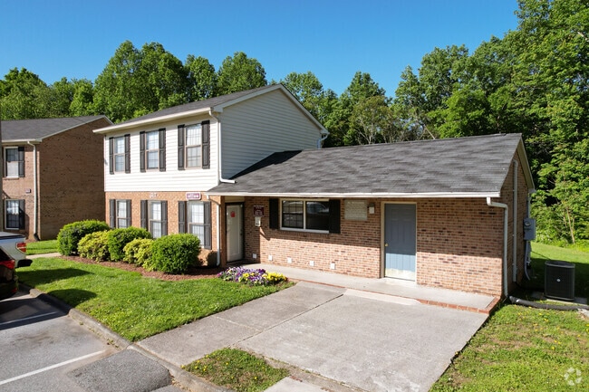 Leasing Office - Linville Ridge Apartments