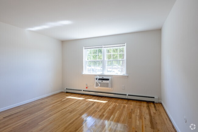 2BR 1BA - Bedroom 1