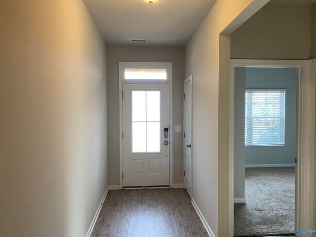 Photo - 102 Oak Path Ln