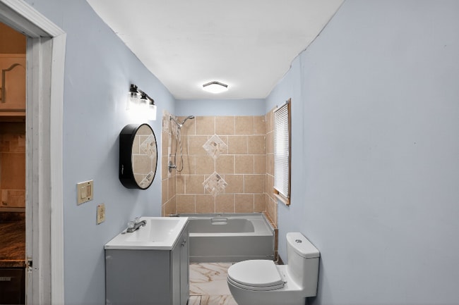 Photo - 475 N 24th St