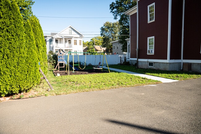Photo - 138 Putnam St Unidad 2