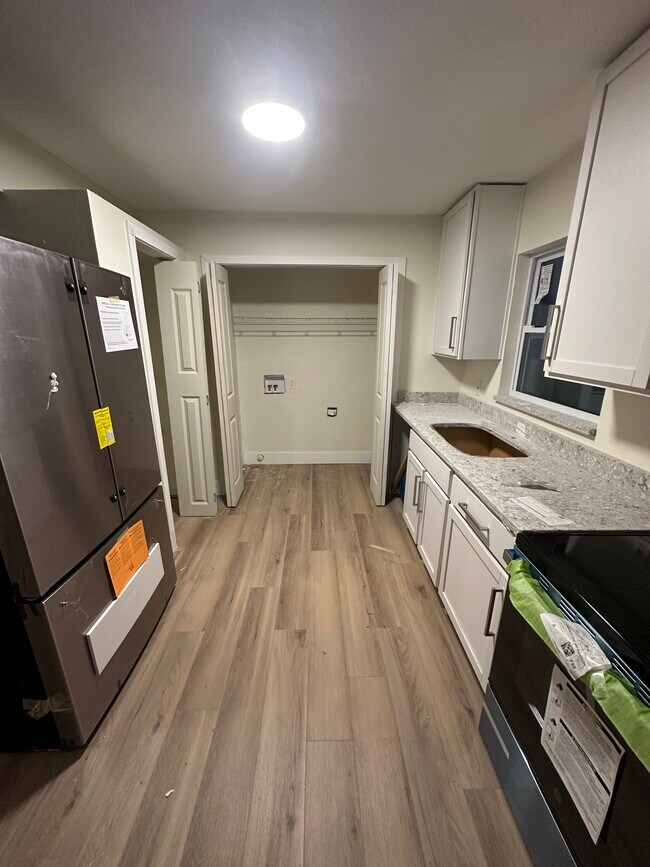 Photo - 3111 W Spruce St