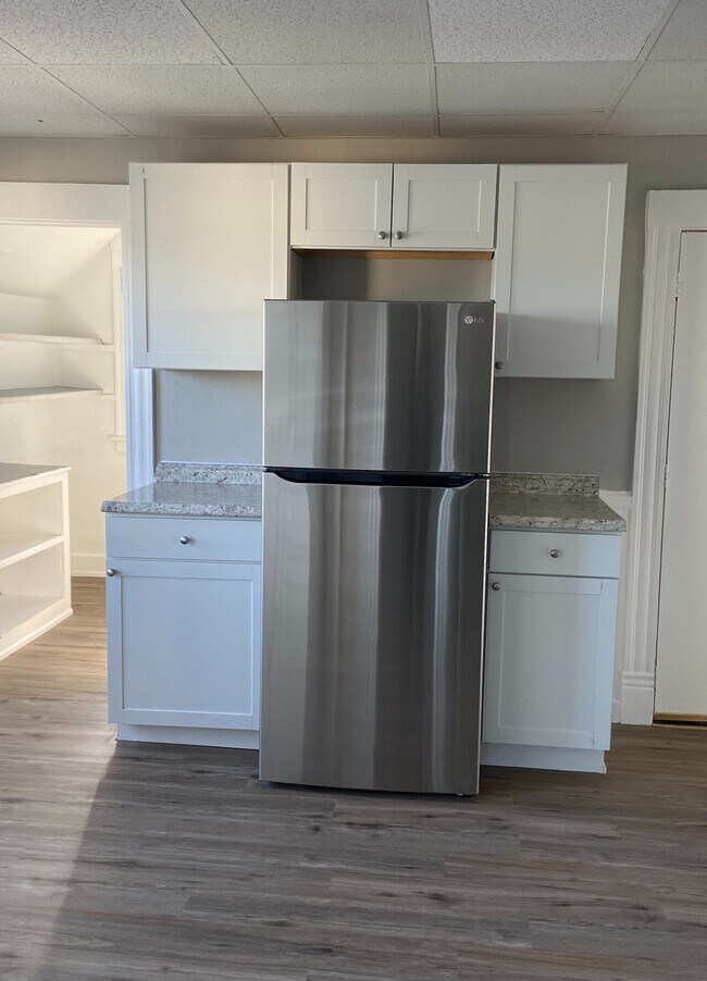 Photo - 169 Pleasant St, LLC Unit Apt 3