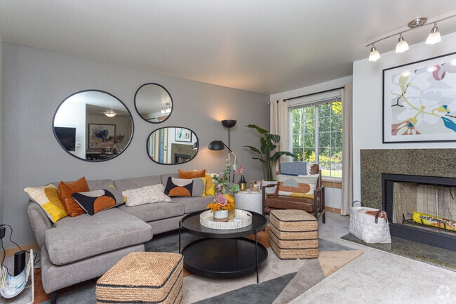 2BR, 2BA - 980SF