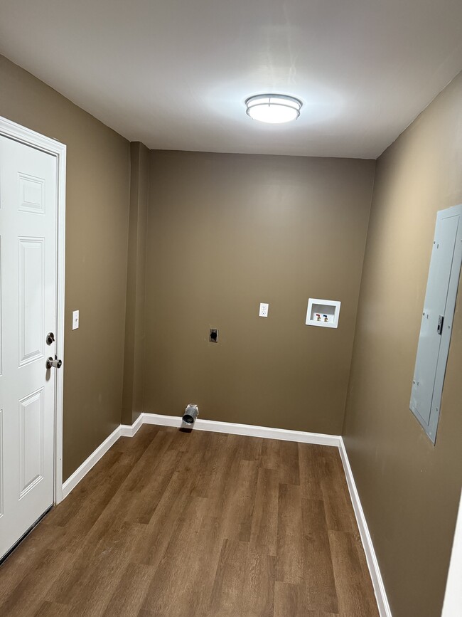 Photo - 214 N Poplar St