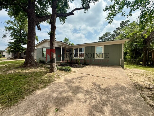 Photo - 1309 Lamar St