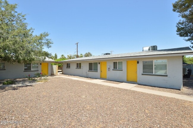 Building Photo - 6044 N 21st Ave Unit 2