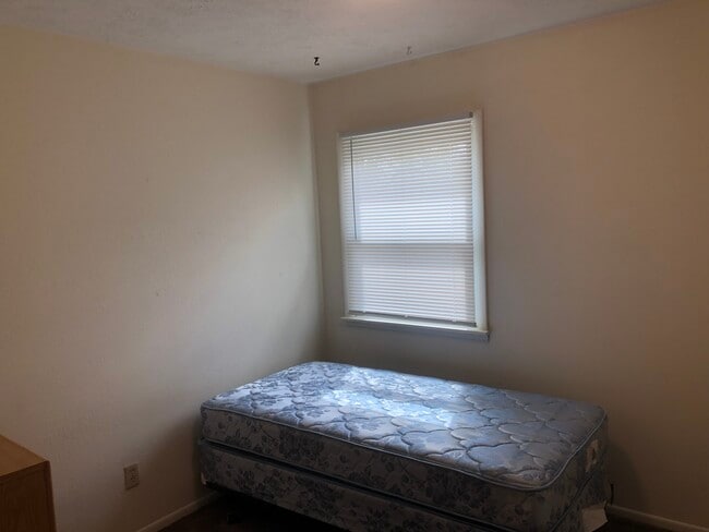 Photo - 103 E Irving St Unit B
