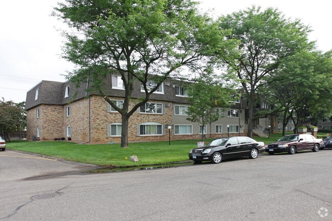 Rhode Island Chateau Apartments