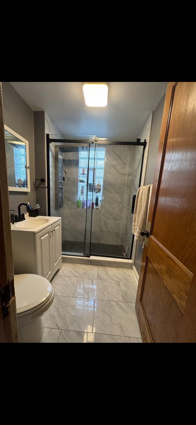 Photo - 1616 W Roscoe St Unit 2