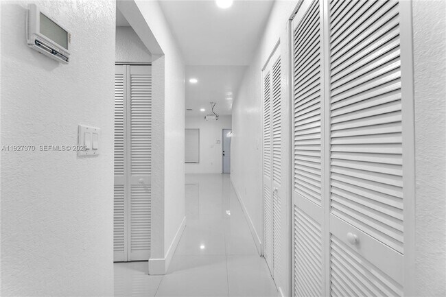 Photo - 1541 NW 1st Ct