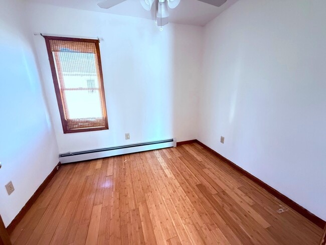 Photo - 0 Rotterdam St