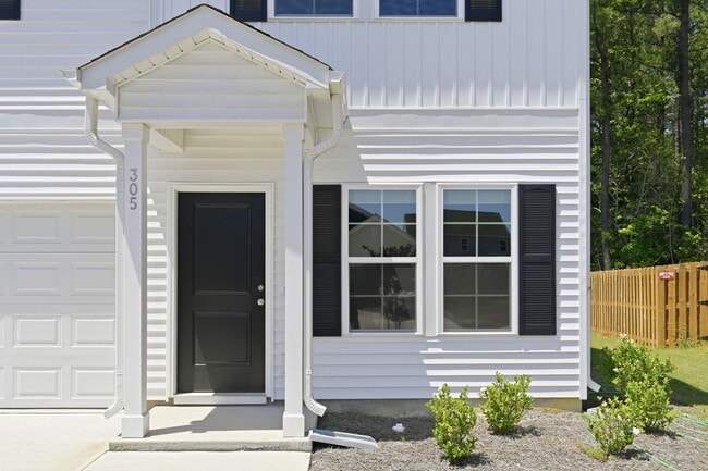 Photo - 305 Ruby Baird Dr