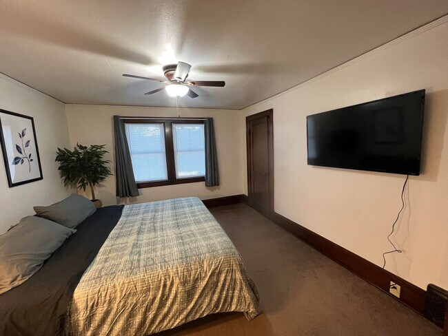 King Sized Bed - 545 N Appleton St Unit Upper