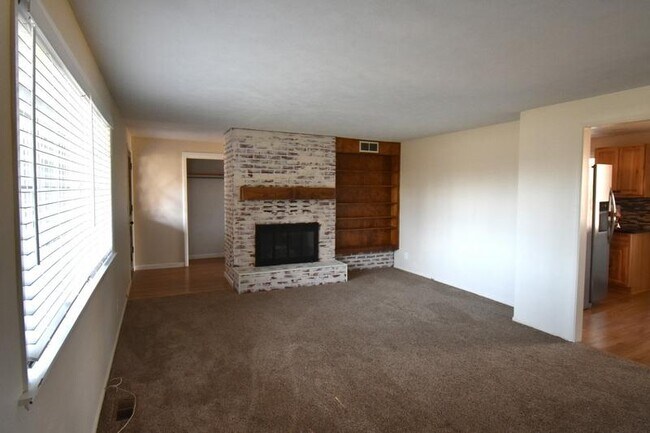 Photo - 5819 Southgate Dr