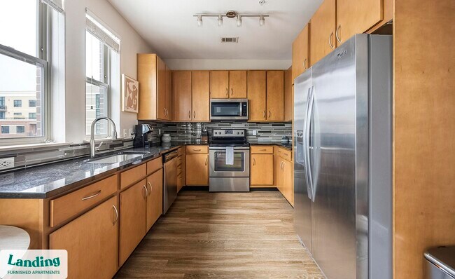 Photo - 1550 N Raleigh St Unidad W-426