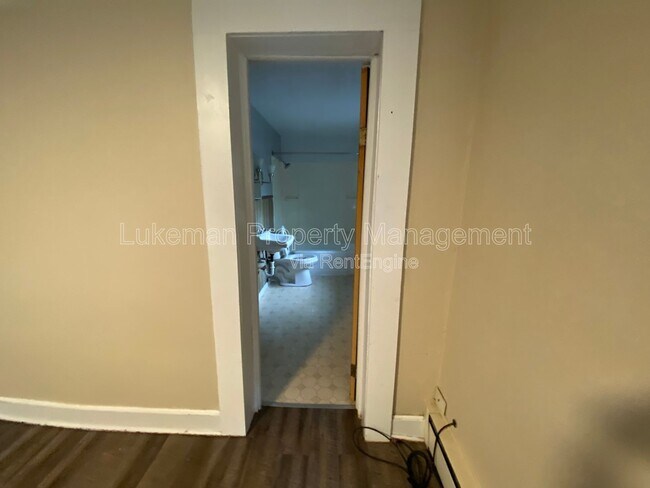 Photo - 513 Village St