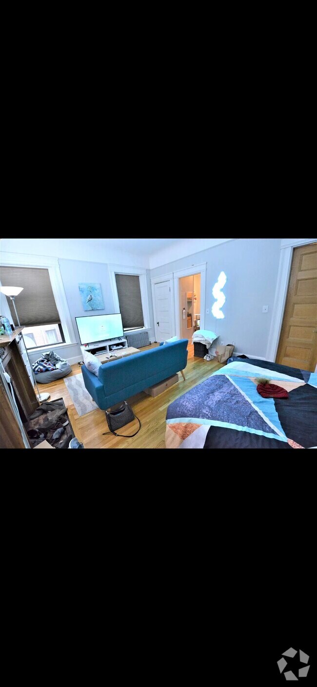 Building Photo - 531 Beacon St Rental