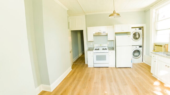 Building Photo - 1204 John St Unit 2 Rental