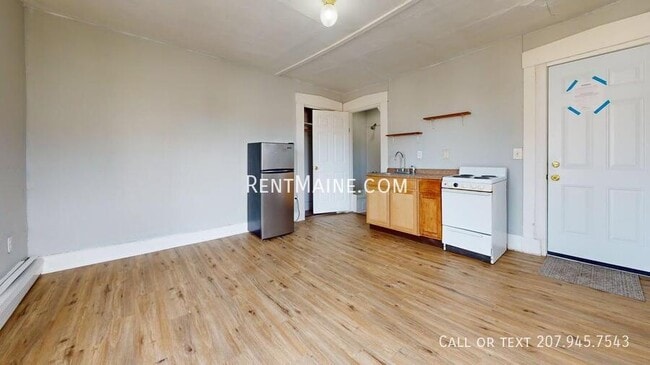 Building Photo - 76 Court St