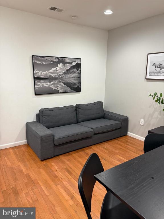 Photo - 1113 Queen St NE