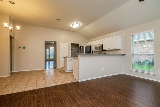 Photo - 904 Nancy Dr