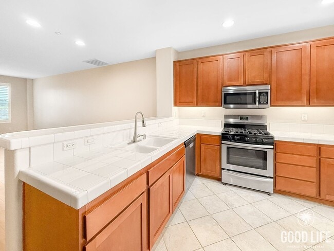 Photo - Beautiful 4B/4BA Home w/ Canyon Views & Great Layout!