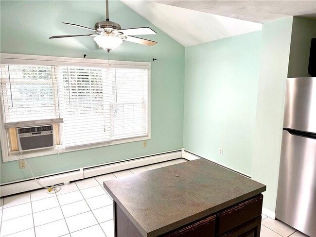 Photo - 99 Marlborough St Unit A