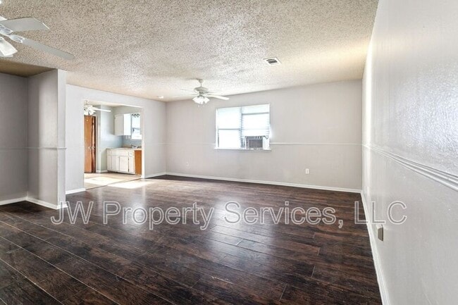 Photo - 206 Sunset Dr