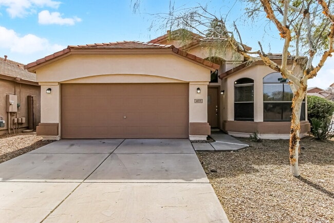 Building Photo - 477 E Devon Dr