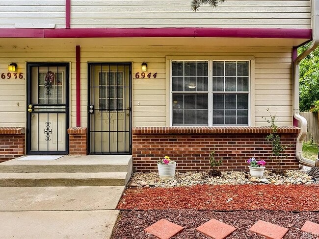 6944 W Mississippi Ave