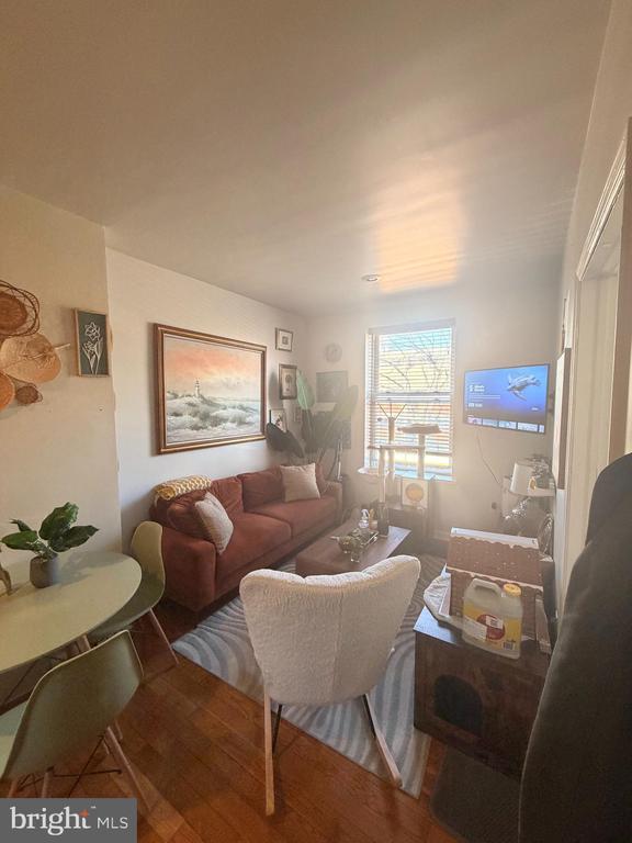 Photo - 1710 W Girard Ave Unidad 2F