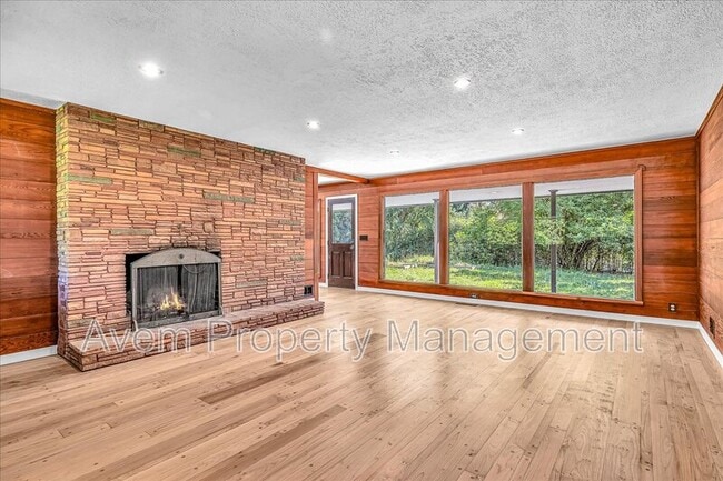 Photo - 2030 NE 140th Ave