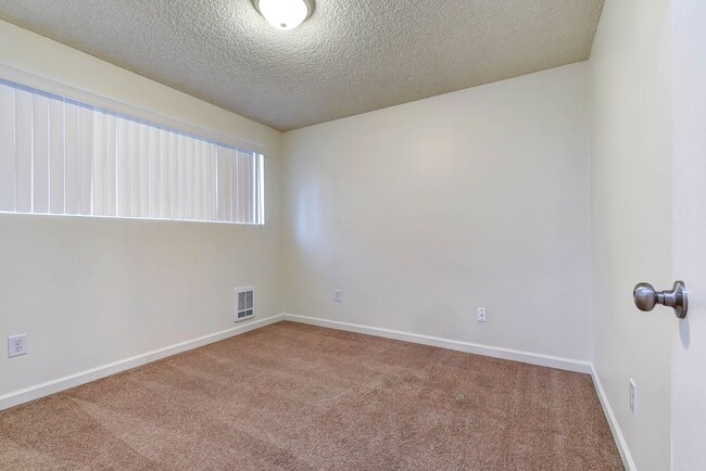 Photo - 15829 Manor Way Unit #2
