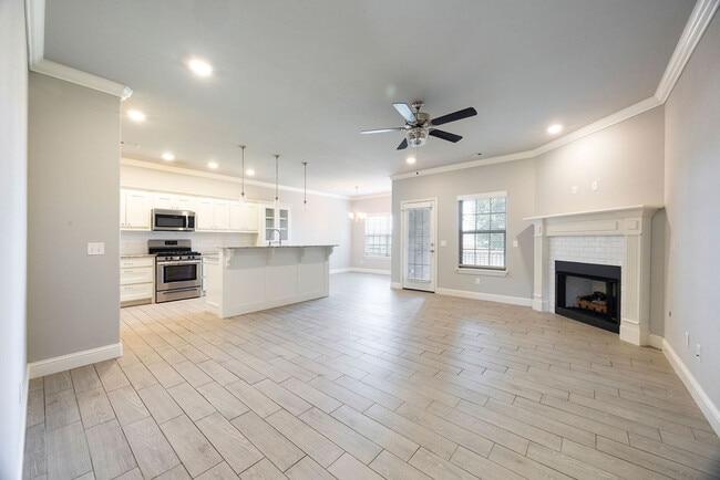 Photo - 2250 N Inglewood St