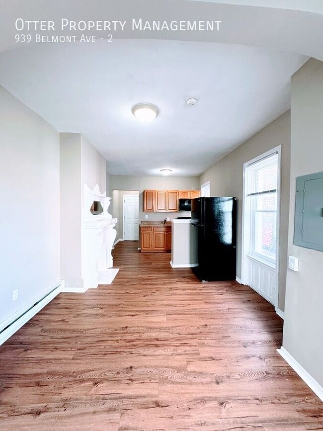 Building Photo - 939 Belmont Ave Unit 2